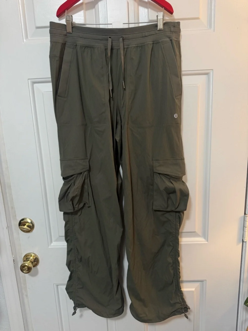 Lululemon Dance Studio Relaxed-Fit Mid-Rise Cargo Pant Army Green - Picture 2 of 6